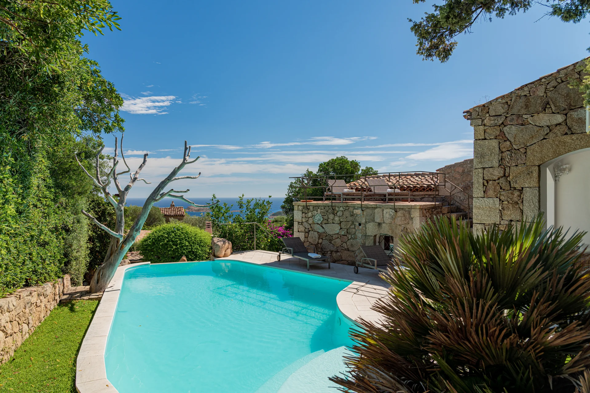 Piscina con panorama mare Costa Smeralda