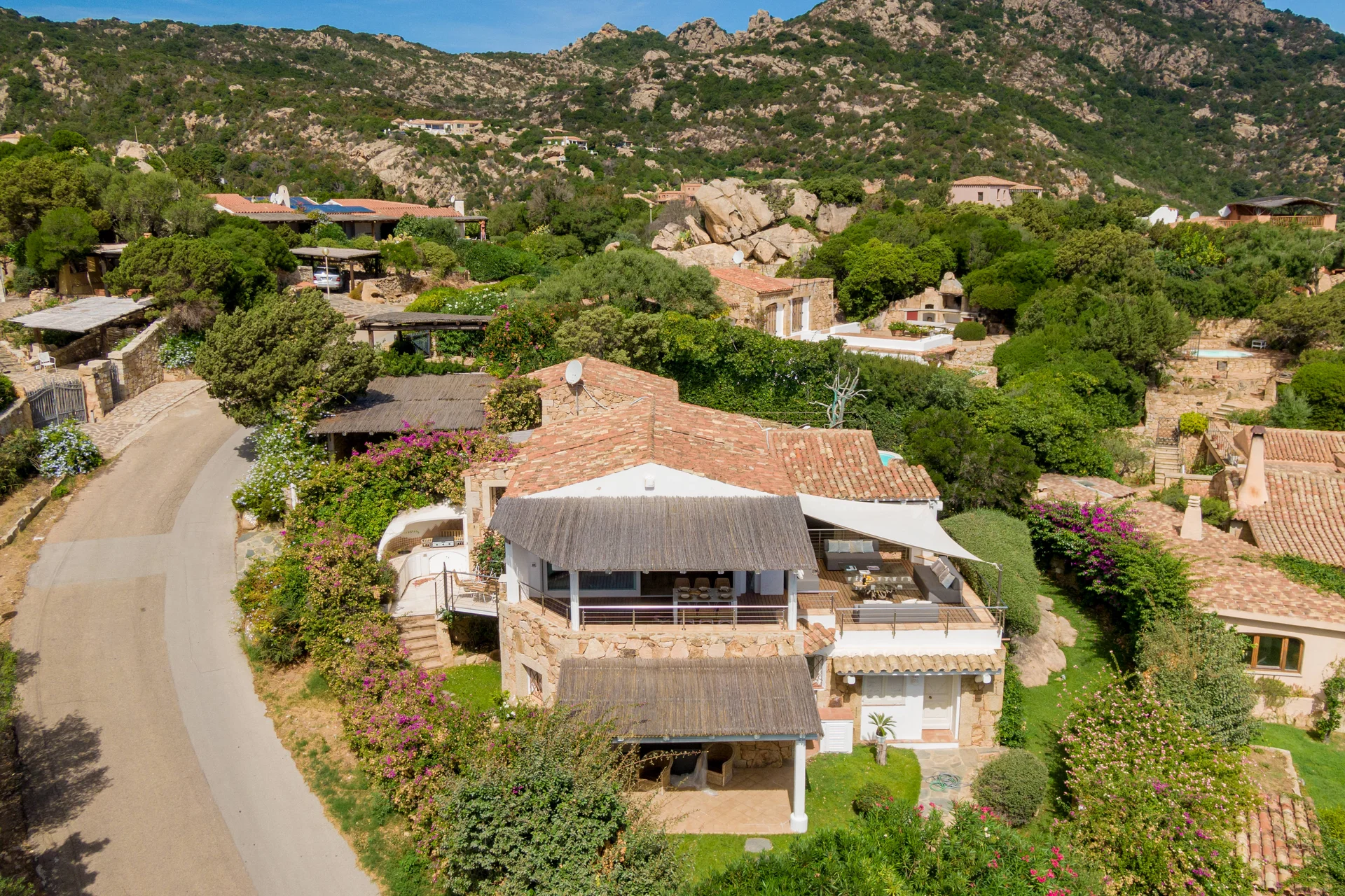 Vista aerea villa nel quartiere